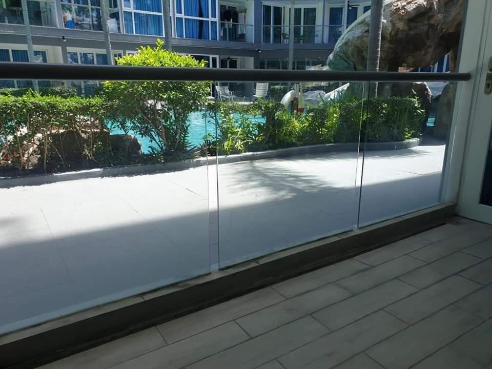 Centara Avenue 2 Bedrooms Pool View Pattaya Bagian luar foto