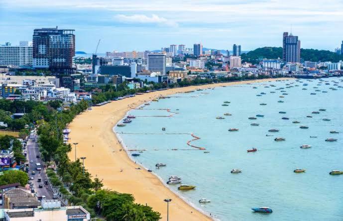 Centara Avenue 2 Bedrooms Pool View Pattaya Bagian luar foto
