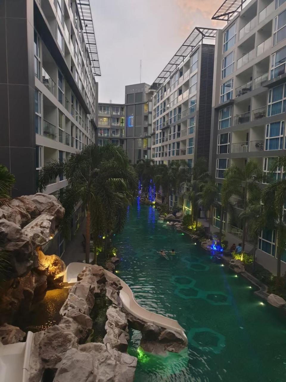 Centara Avenue 2 Bedrooms Pool View Pattaya Bagian luar foto
